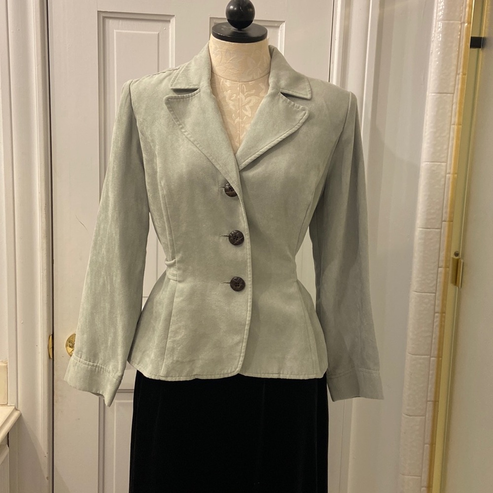 GREEN BLAZER